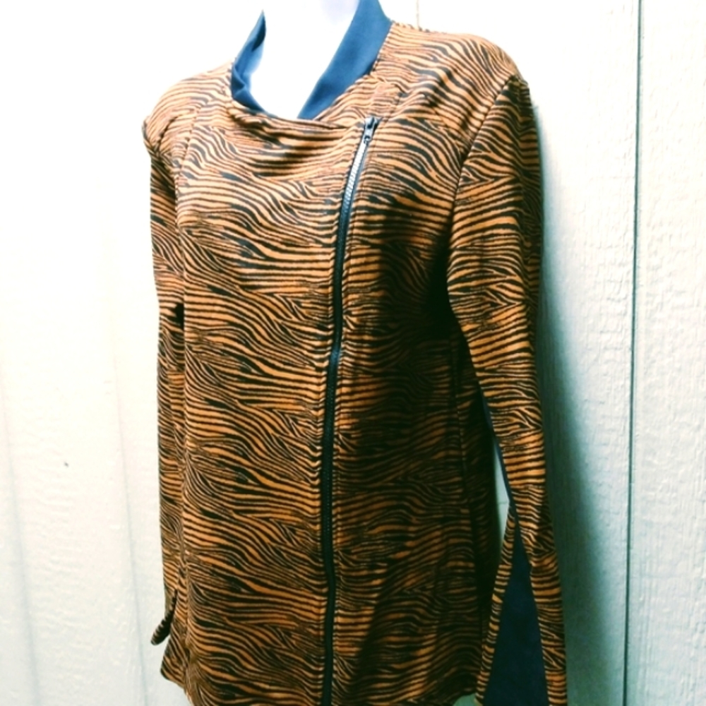 Statement Jacket! - image 2